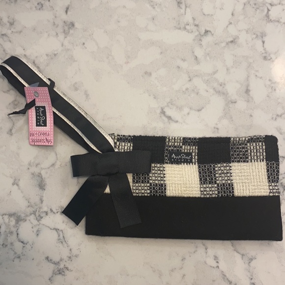 NWT Anna Street Studio Fabric Ribbon Wristlet - Picture 3 of 11